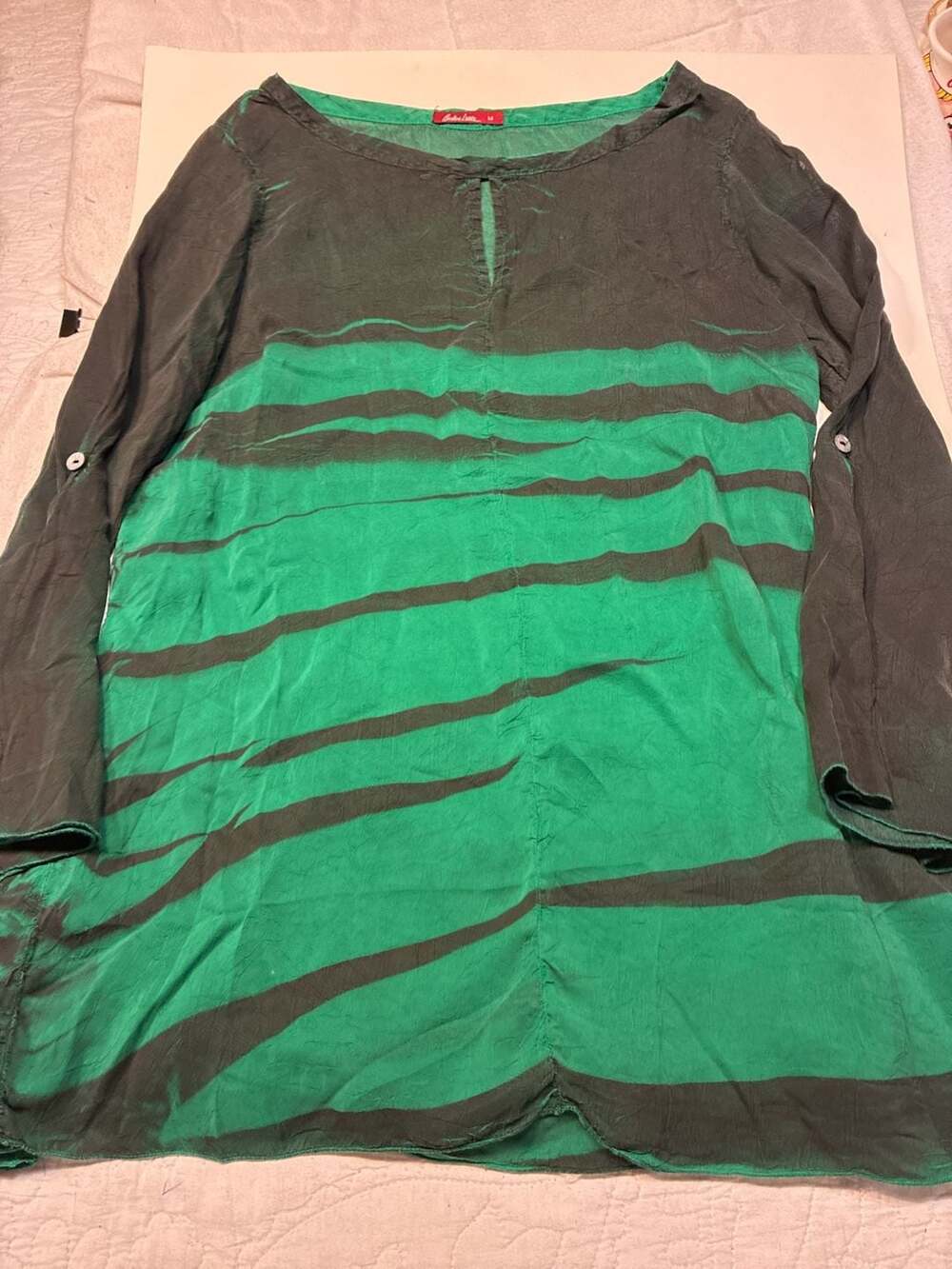 Barbara Lesser Green and Black Abstract Print Crinkle Tunic Top